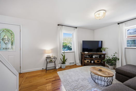37-web-or-mls-7905 Mapleleaf Dr-37