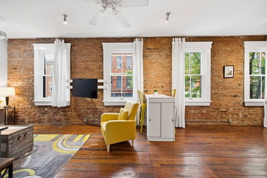 38-web-or-mls-111 E 13th St-38