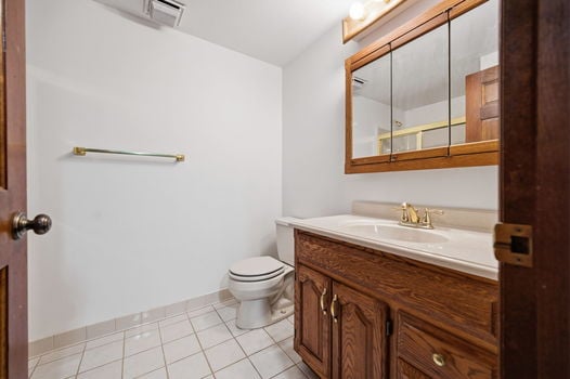 38-web-or-mls-9018 Winthrop Dr-38