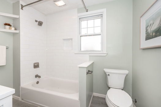 39-web-or-mls-2846 Markbreit Ave-39