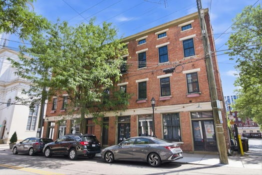 4-web-or-mls-111 E 13th St-4