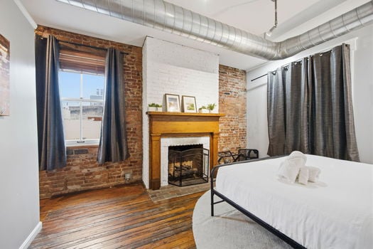 40-web-or-mls-111 E 13th St-40