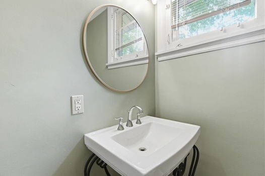 40-web-or-mls-2840 Pine Grove Ave-40