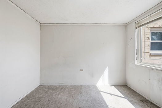 41-web-or-mls-17 Andover Rd-41