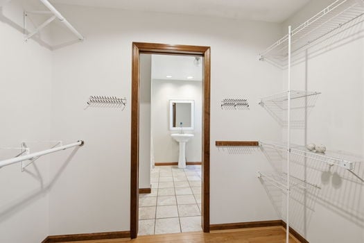 42-web-or-mls-2739 Queenswood Dr-42