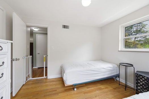 42-web-or-mls-6826 Le Conte Ave (42 of 55)