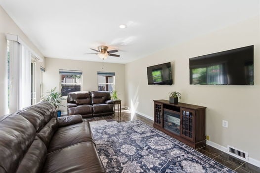 42-web-or-mls-6965 Euclid Ave-42