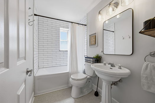 42-web-or-mls-7905 Mapleleaf Dr-42