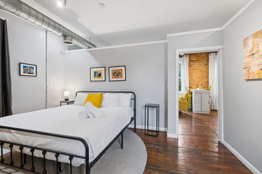 43-web-or-mls-111 E 13th St-43