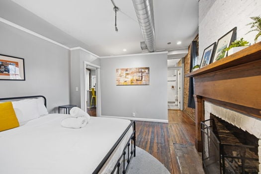 44-web-or-mls-111 E 13th St-44