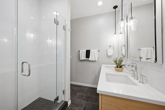 44-web-or-mls-131 W 15th St 1B-44