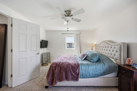 44-web-or-mls-7905 Mapleleaf Dr-44