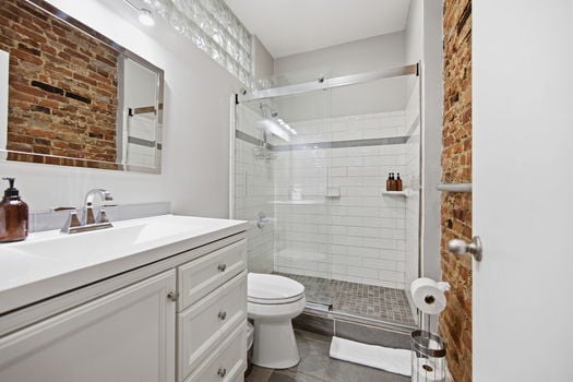 46-web-or-mls-111 E 13th St-46