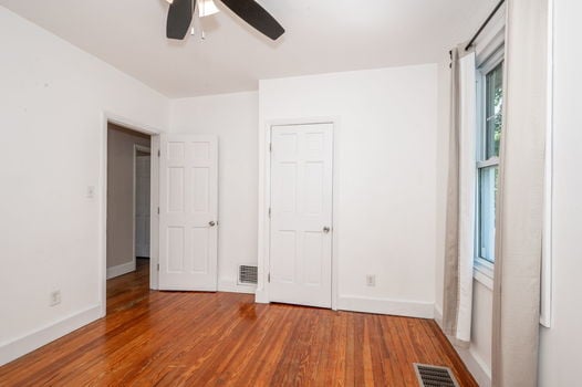 47-web-or-mls-2846 Markbreit Ave-47