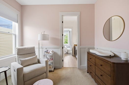 47-web-or-mls-452 Strafer St-47