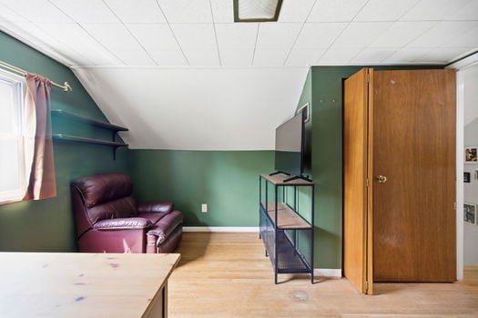 47-web-or-mls-6826 Le Conte Ave (47 of 55)