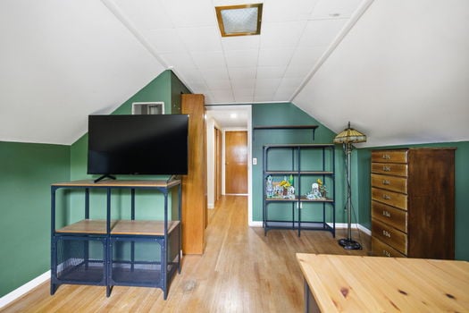 48-web-or-mls-6826 Le Conte Ave (48 of 55)