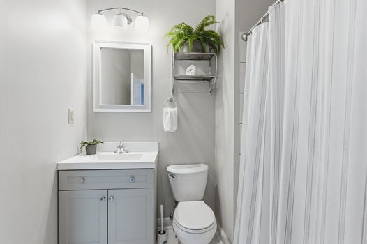 48-web-or-mls-8343 Miami Ave-49