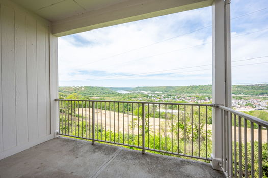 5-web-or-mls-323 Skyview Ct-5