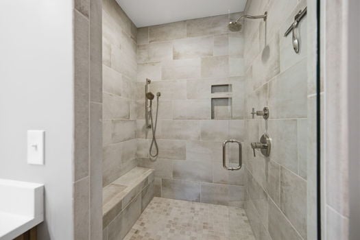 50-web-or-mls-104 S Pinnacle Dr-50