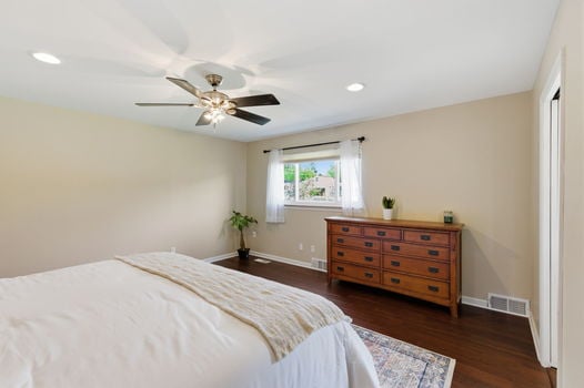 50-web-or-mls-6965 Euclid Ave-50