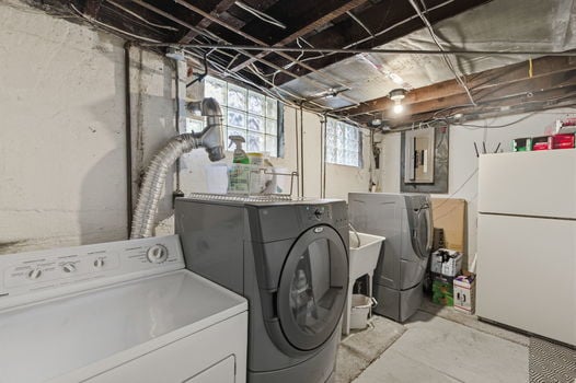 51-web-or-mls-2840 Pine Grove Ave-51