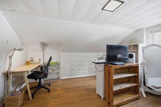 52-web-or-mls-6826 Le Conte Ave (52 of 55)