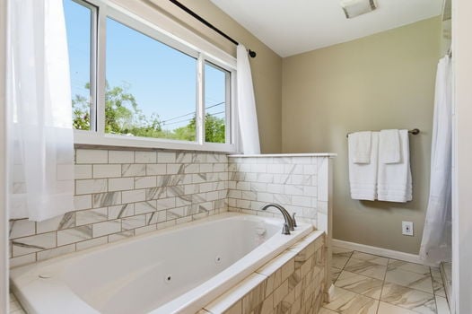 53-web-or-mls-6965 Euclid Ave-53