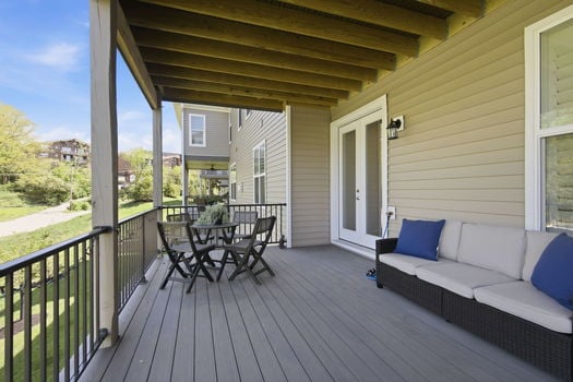 54-web-or-mls-104 S Pinnacle Dr-54