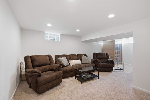 54-web-or-mls-7905 Mapleleaf Dr-54