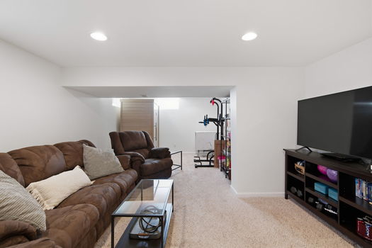 55-web-or-mls-7905 Mapleleaf Dr-55