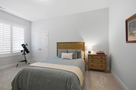 56-web-or-mls-104 S Pinnacle Dr-56