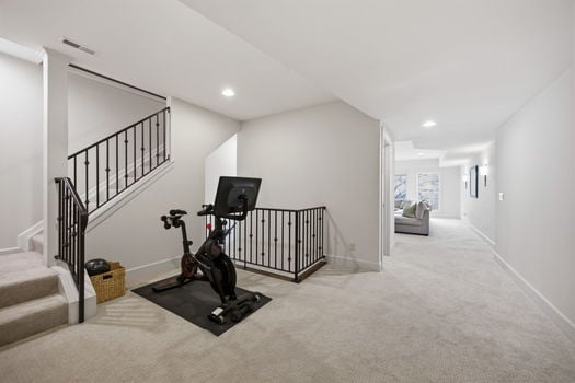 56-web-or-mls-452 Strafer St-56