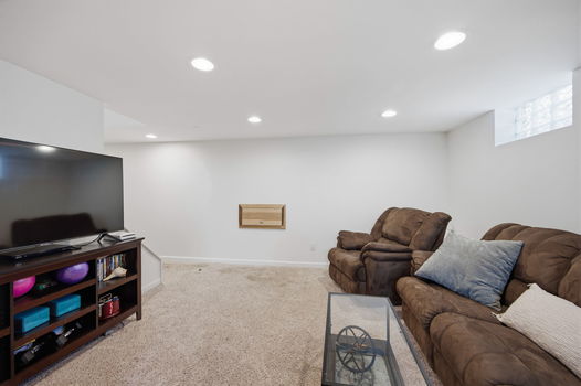 57-web-or-mls-7905 Mapleleaf Dr-57