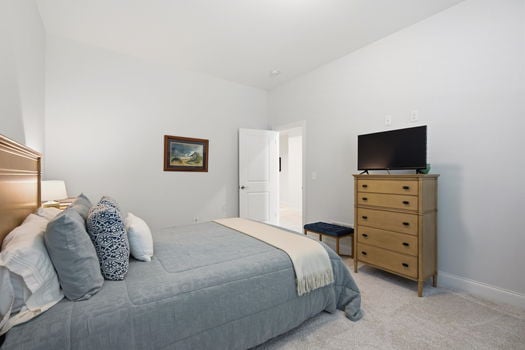 58-web-or-mls-104 S Pinnacle Dr-58