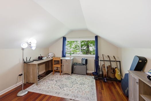 60-web-or-mls-6965 Euclid Ave-60