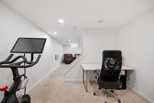 60-web-or-mls-7905 Mapleleaf Dr-60