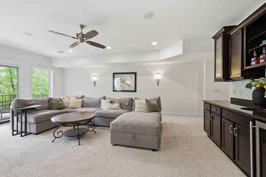 63-web-or-mls-452 Strafer St-63