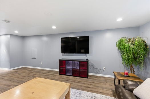 63-web-or-mls-6965 Euclid Ave-63