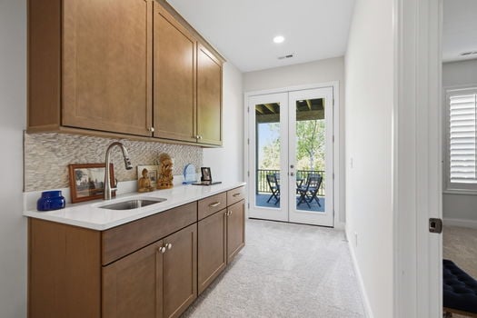 64-web-or-mls-104 S Pinnacle Dr-64