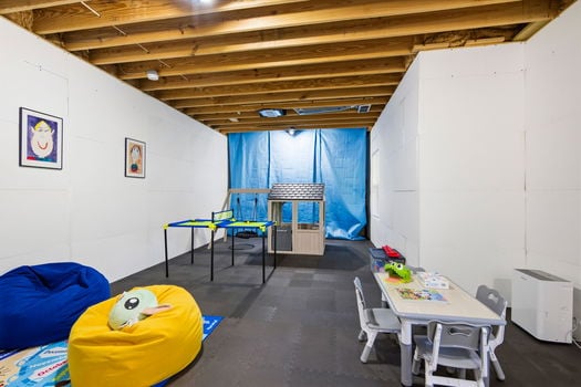 68-web-or-mls-104 S Pinnacle Dr-68