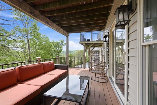 68-web-or-mls-452 Strafer St-68