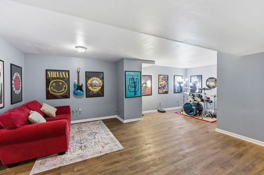 69-web-or-mls-6965 Euclid Ave-69