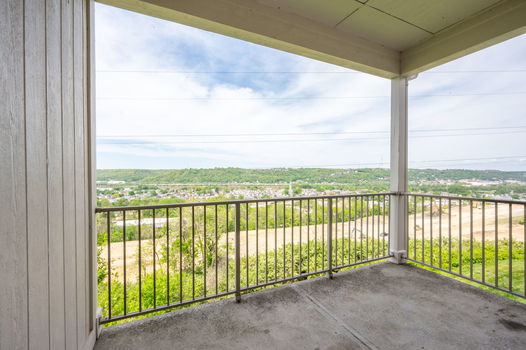 7-web-or-mls-323 Skyview Ct-7