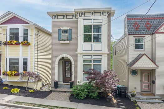 7-web-or-mls-452 Strafer St-7