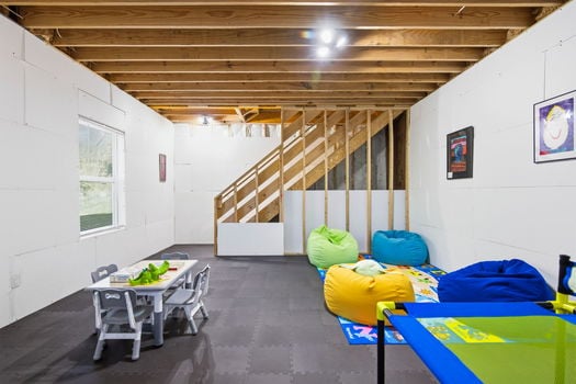 70-web-or-mls-104 S Pinnacle Dr-70