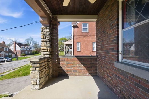 8-web-or-mls-2506 Moundview Dr (8 of 57)