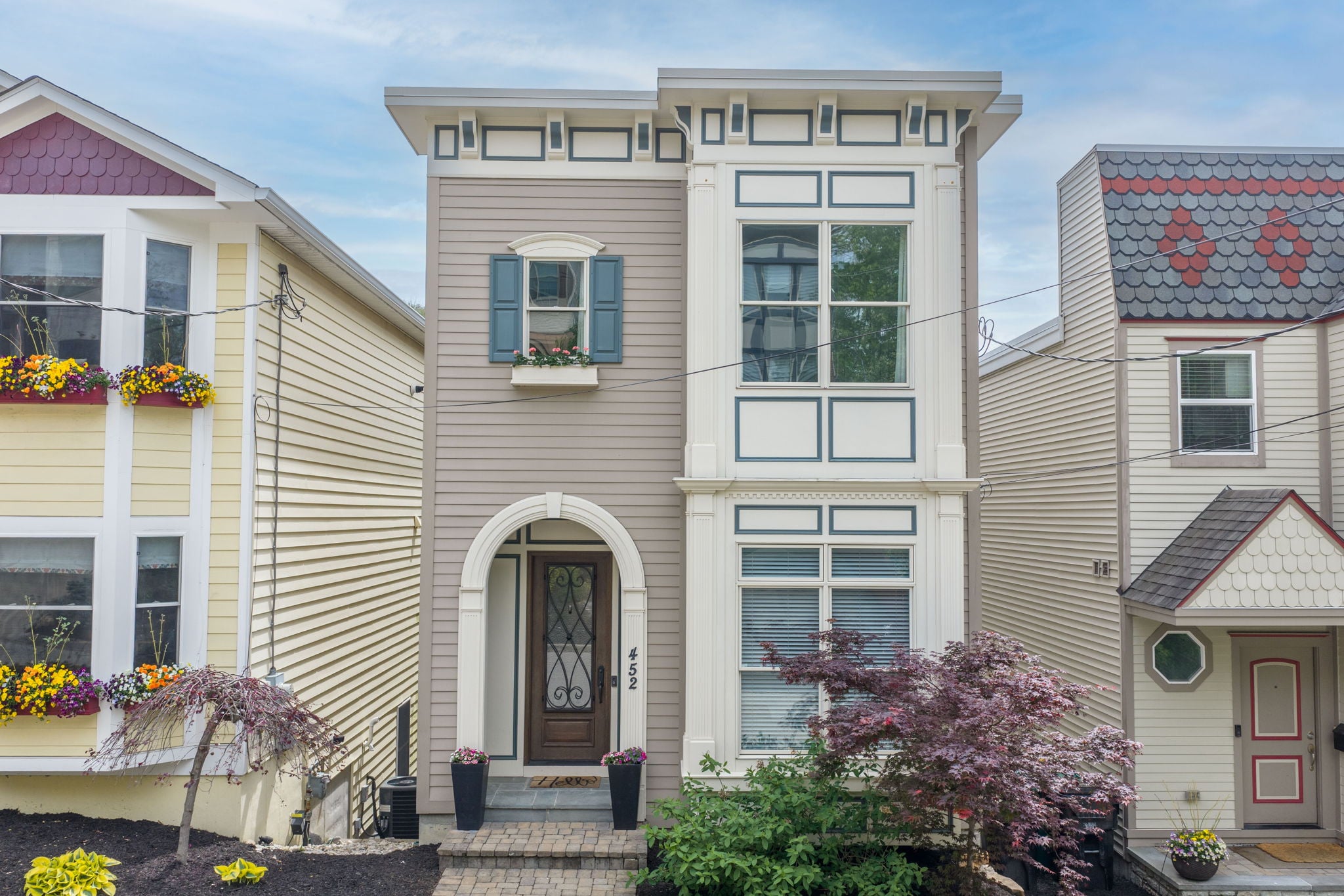 8-web-or-mls-452 Strafer St-8