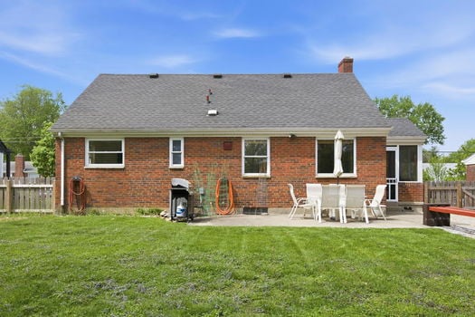 9-web-or-mls-6826 Le Conte Ave (9 of 55)