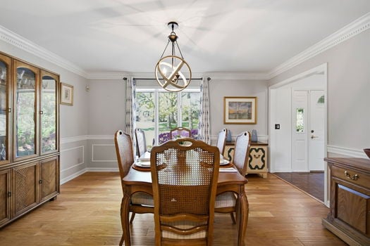 9-web-or-mls-9018 Winthrop Dr-9 (1)